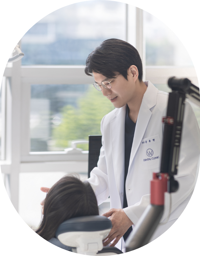 더블유치과 문용현 대표원장
